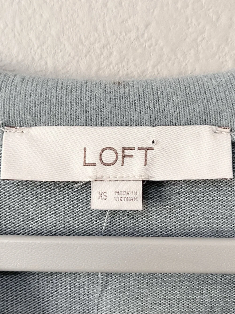 Ann Taylor LOFT NWT Gray Long Puff Sleeve Lightweight Sweater Blouse Size XS